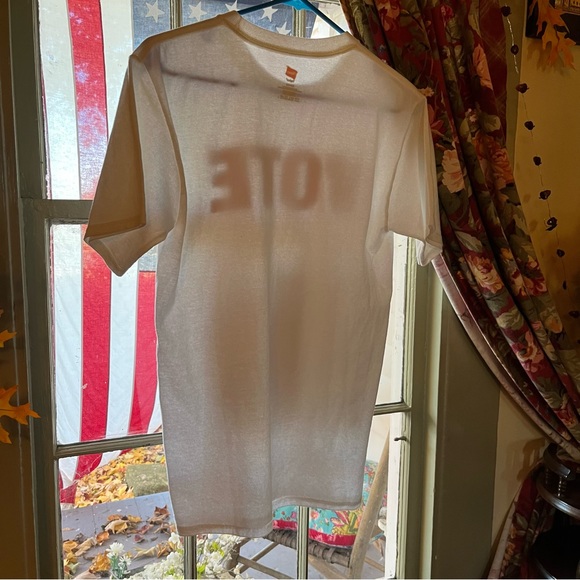 VOTE Hanes White Tshirt Small - Picture 3 of 4